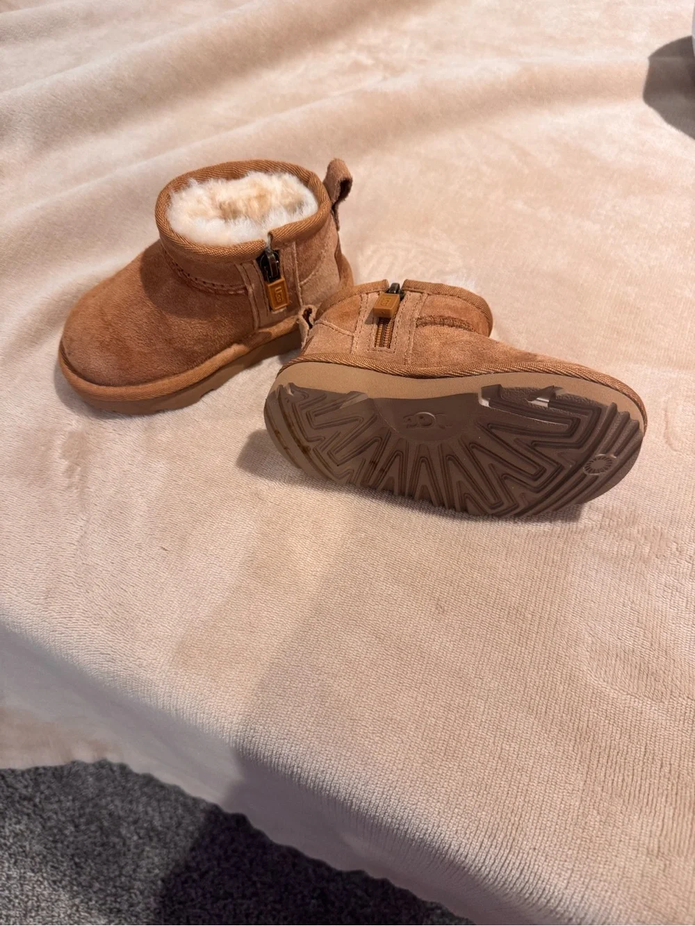 UGG Toddler Chestnut Suede Shearling-Lined Boots